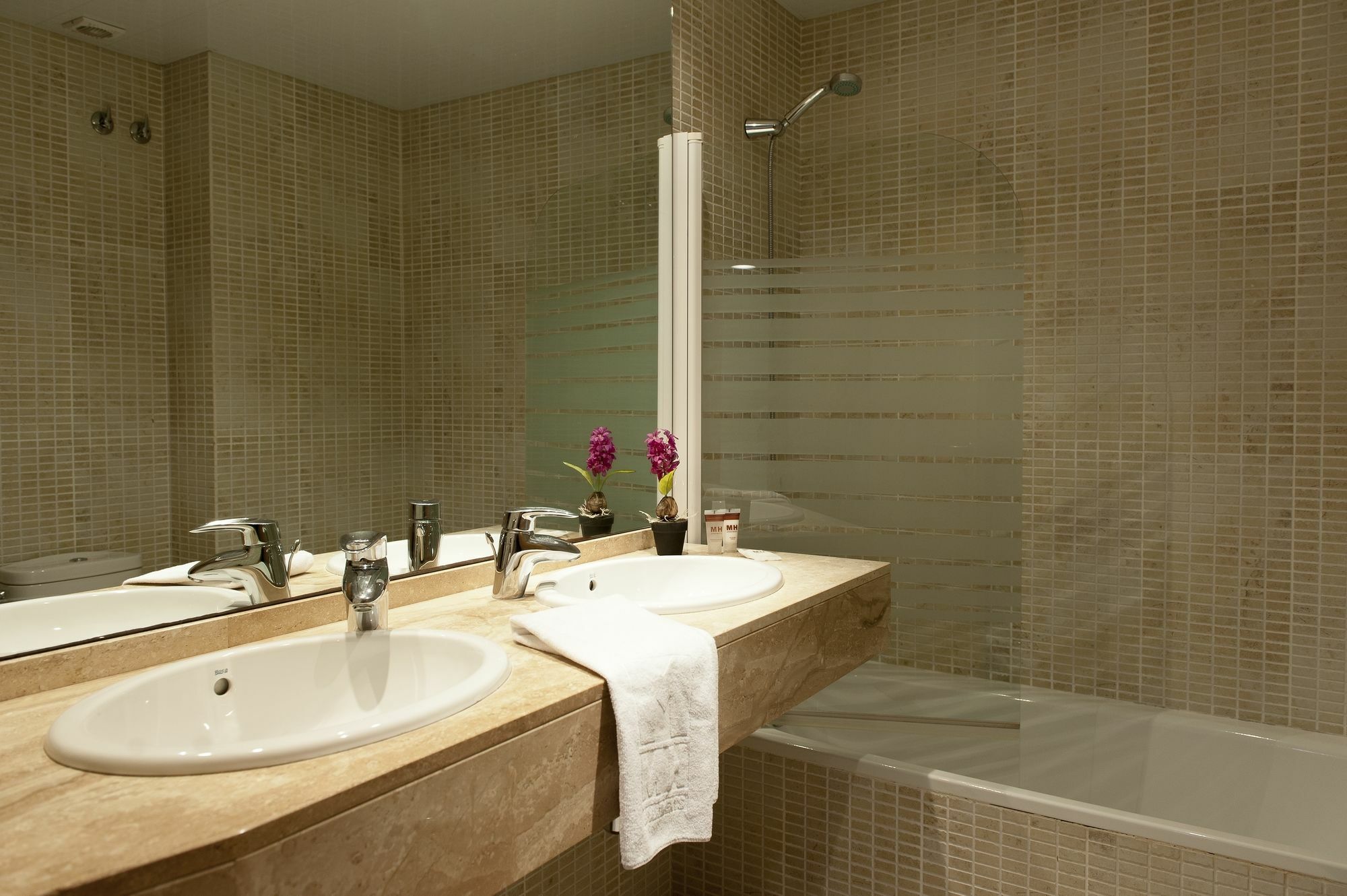 Mh Apartments Gracia Barcelona Exterior photo